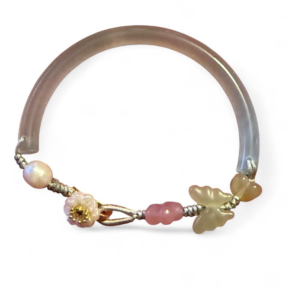 '1/2 pink pink and cream beaded bracelet